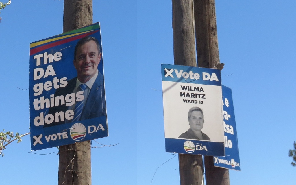 Pomfret election posters